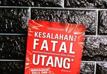 Bersama Buku Merah, si Pengutang Berubah Jadi Pejuang